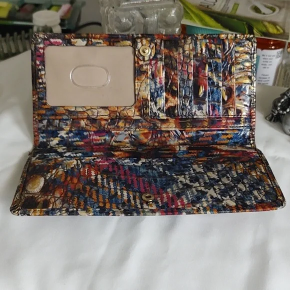 Brahmin Wallet - Picture 3 of 10